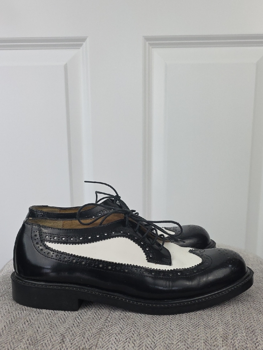 Vintage Clifford & Wills Made in Italy Two-Tone Spectator Wingtip Oxfords 7.5 - Picture 2 of 9